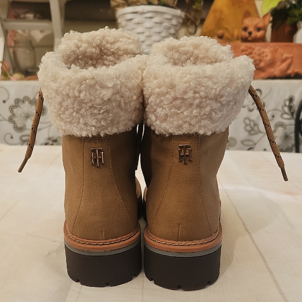 Tommy Hilfiger Tan Shearling Winter Boots - Picture 4 of 9